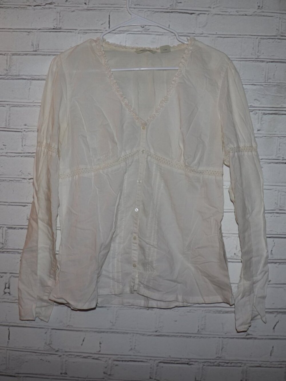 ✨ American Eagle Off‑White Lace Trim Blouse • Size 14 ✨